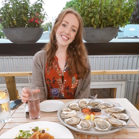 Meet your Posher, Hannah - Picture 1 of 2